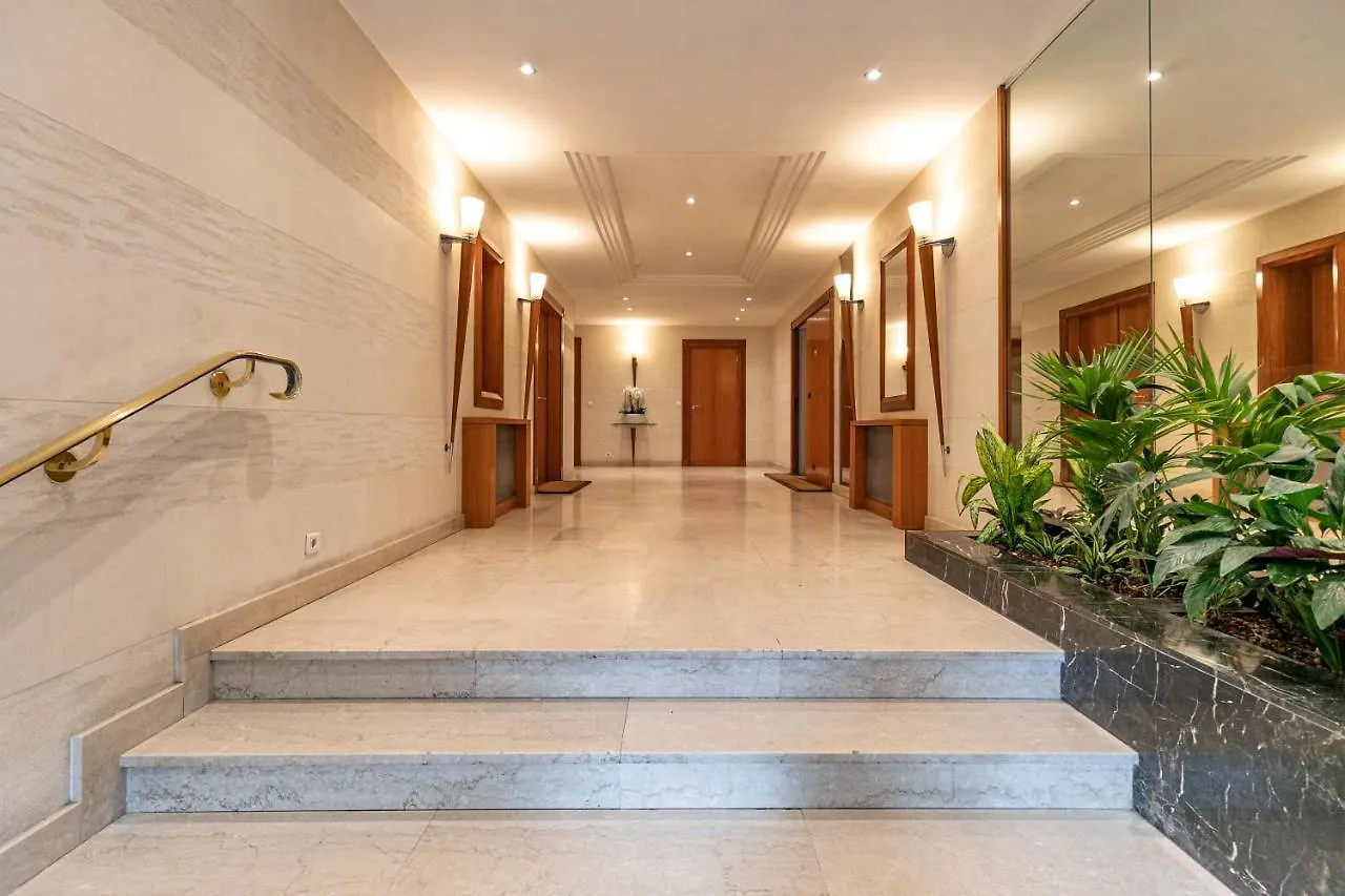 Le Studio Du Parc Monceau Paris Apartment