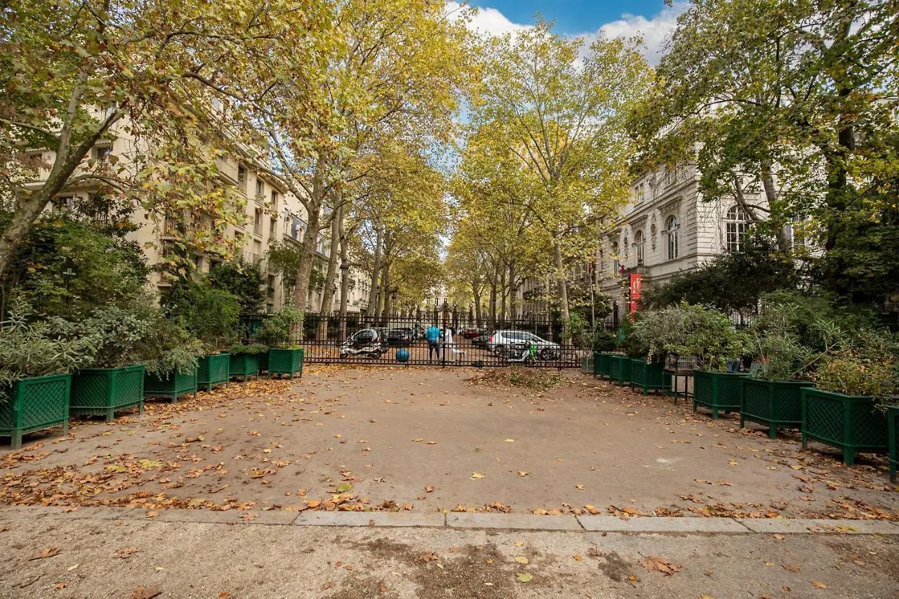 Apartment Le Studio Du Parc Monceau Paris